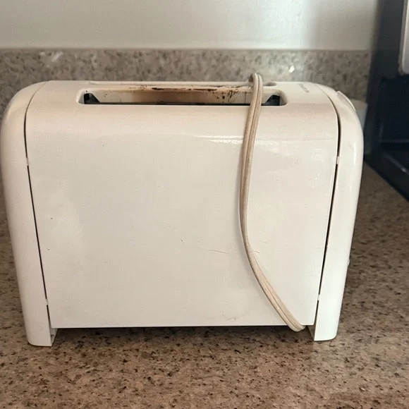 White Toaster - Picture 1 of 4